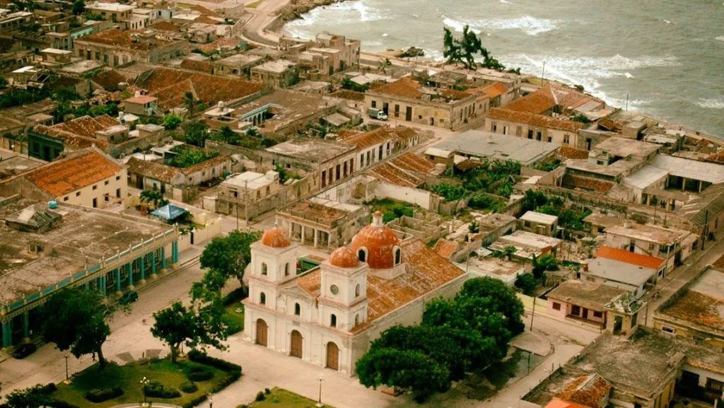 Visitando la ciudad de los parques: Holguín.
