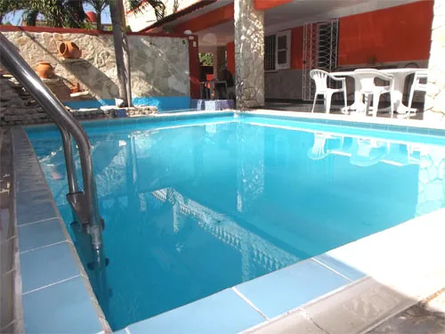 Villa Bella en Guanabo, propiedad con piscina y terraza