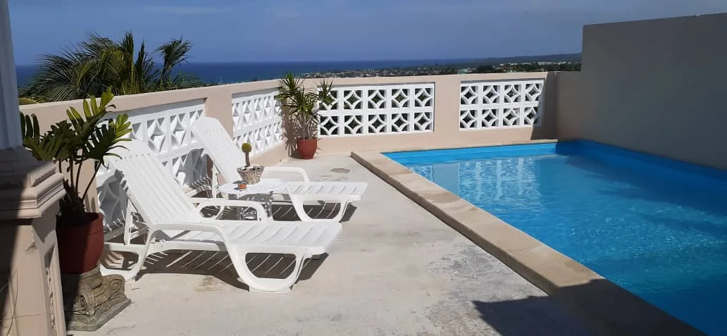 Casa El Mirador de Gbo, alojamiento familiar con piscina