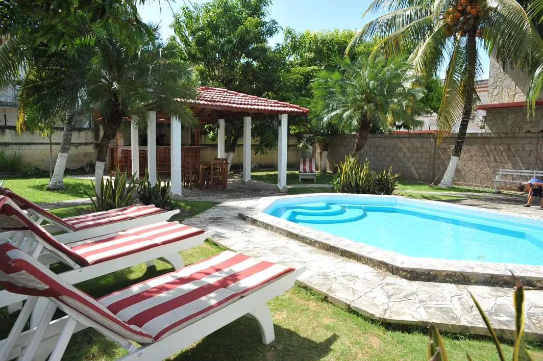 Casa Villa Dora en Guanabo, hermosa casa con piscina