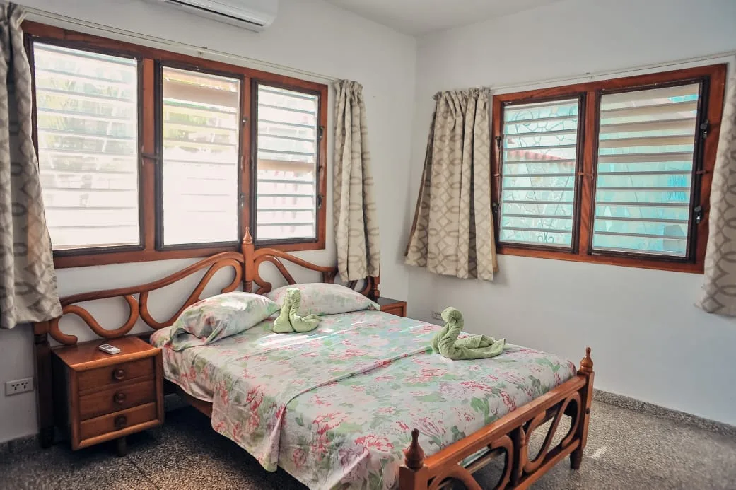 Casa Villa Dora en Guanabo, hermosa casa con piscina