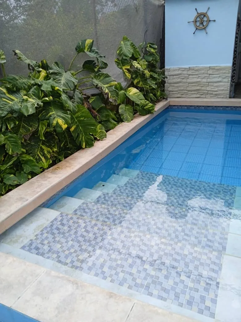 Casa de Ricardo y Yiri, alojamiento con piscina pequeña