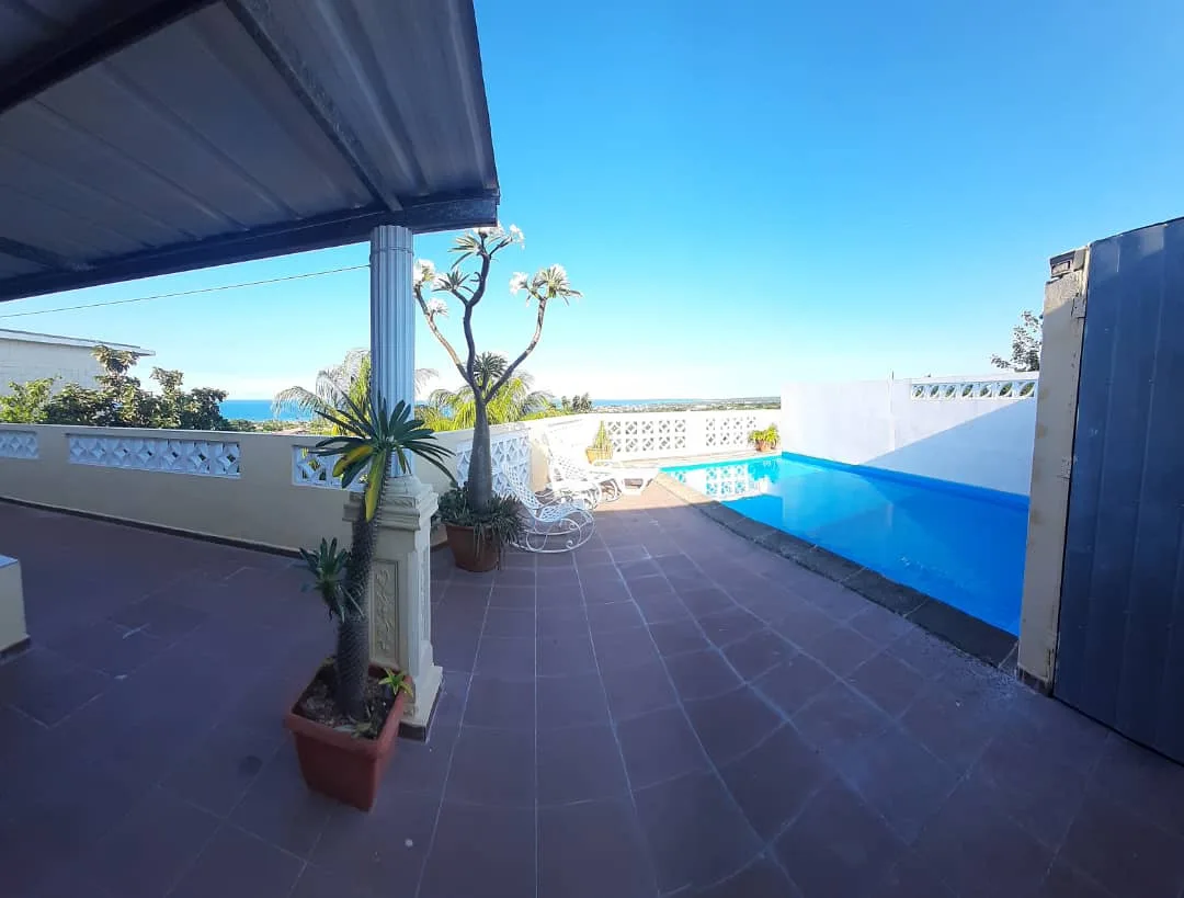 Casa El Mirador de Gbo, alojamiento familiar con piscina