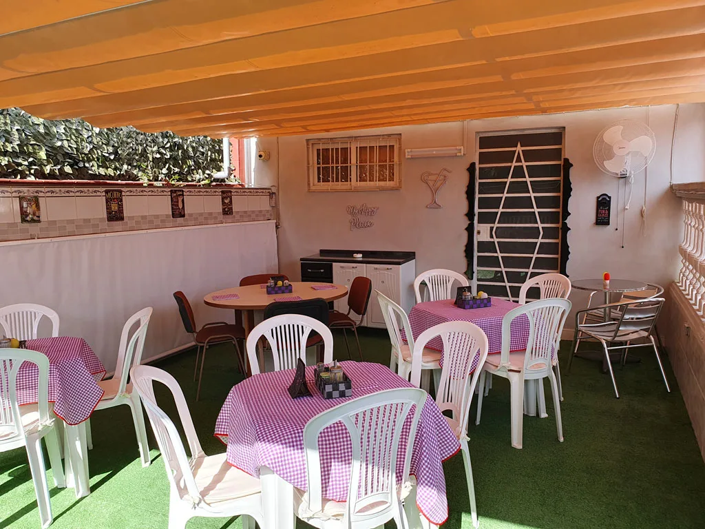 Villa con Restaurante y Bar en la Terraza en el Vedado