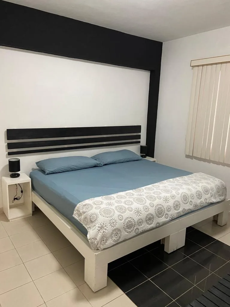 Apartamento Eduardo y Esther independiente en el Vedado