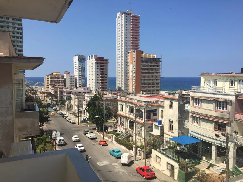 Apartamento de Robert en el Vedado Confort y Ubicación
