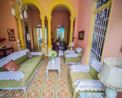 Hostal Tinajones encanto colonial en Camagüey