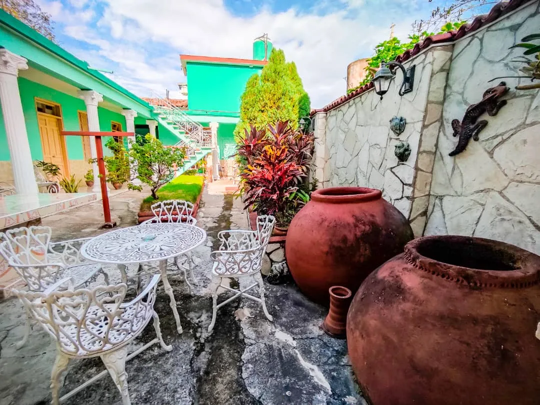 Hostal Tinajones encanto colonial en Camagüey