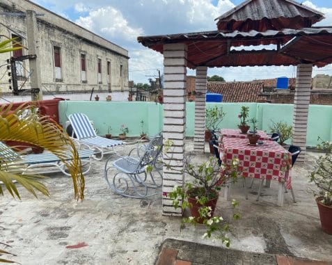 Casa Luna: Elegancia Colonial en Camagüey