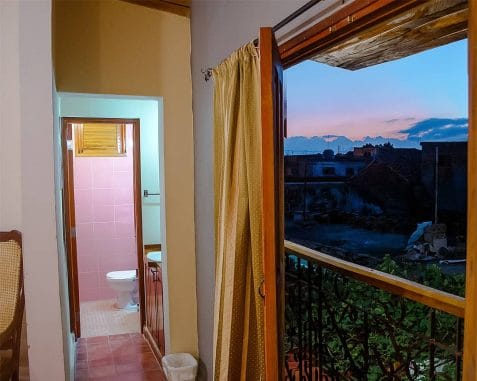 Hostal El Paso historia y Confort en Camagüey