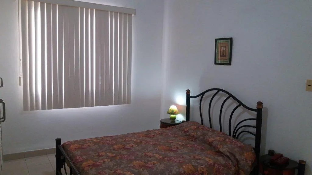 Apartamento Eduardo y Esther independiente en el Vedado