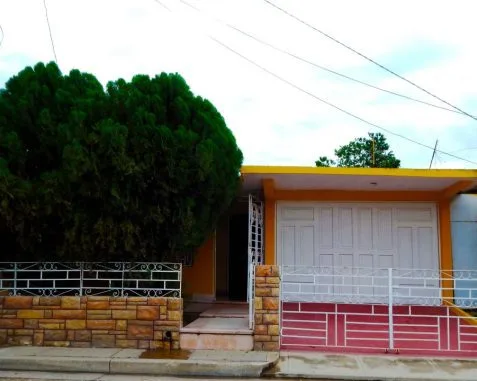 Hostal casa Dolores, ubicado en una zona residencial de Holguín