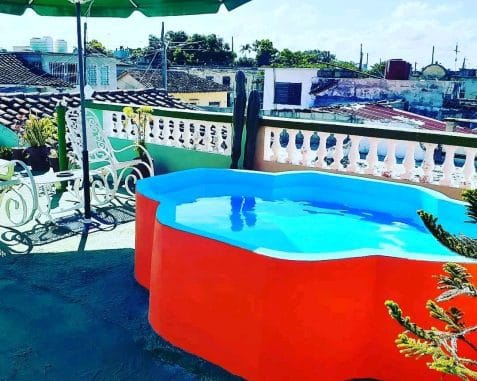 Villa Espada Hostal en Caibarién con piscina pequeña