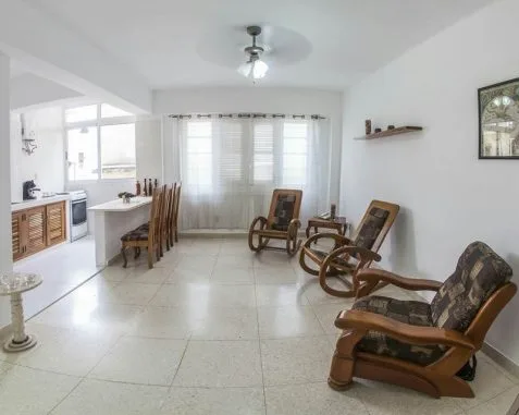 Apartamento Adrianet cercanía y confort en Vedado