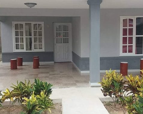 HOSTAL DON LUIS, a solo 1 minuto de la playa