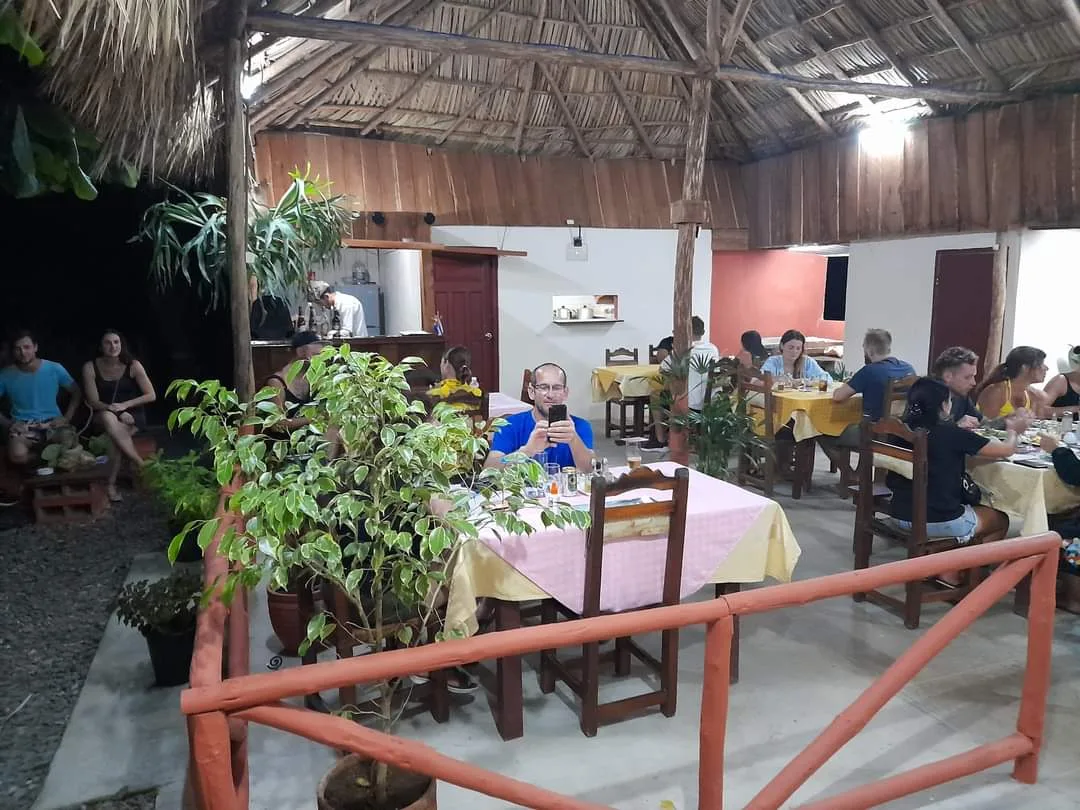 HOSTAL DON LUIS, a solo 1 minuto de la playa