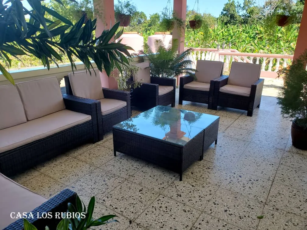 Casa Los Rubios alojamiento con terrazas y excursiones
