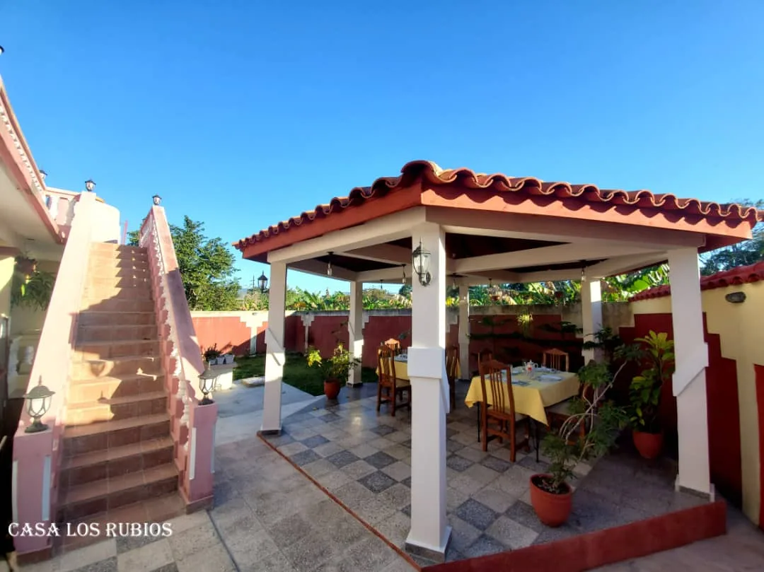 Casa Los Rubios alojamiento con terrazas y excursiones