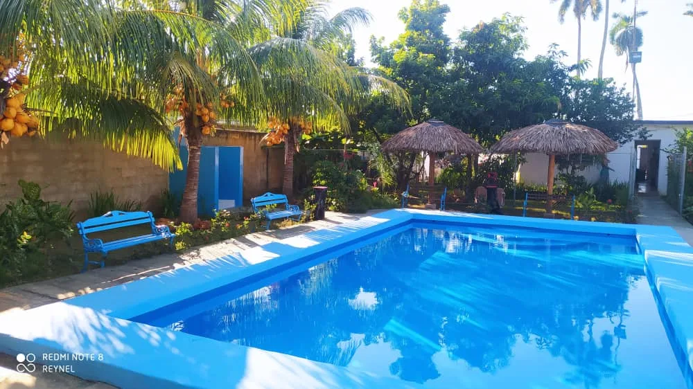 Piscina Baluarte pasadía con piscina y ranchón