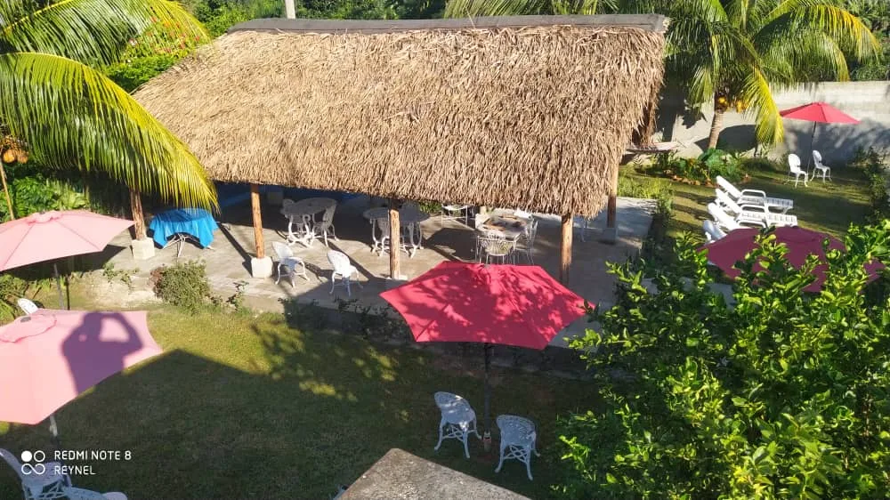 Piscina Baluarte pasadía con piscina y ranchón