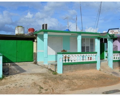 Hostal el Cairo alojamiento con terraza cerca de la playa