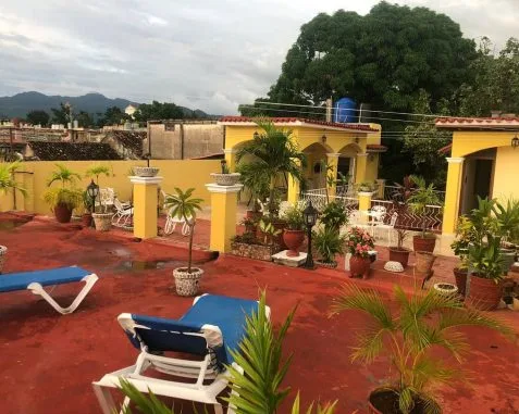 Hostal Bury y Nesti: Confort y Tranquilidad
