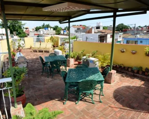 Hostal Las Lajas: Confort y Ubicación Ideal