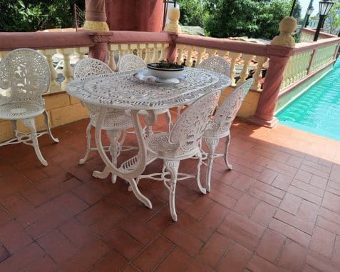 Casa Titi, alojamiento con piscina en Morón