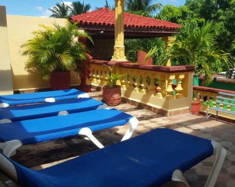 VILLA DALIA hostal de lujo con piscina y jacuzzi en Casilda