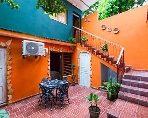 Hostal La Fraternidad en el casco histórico de trinidad