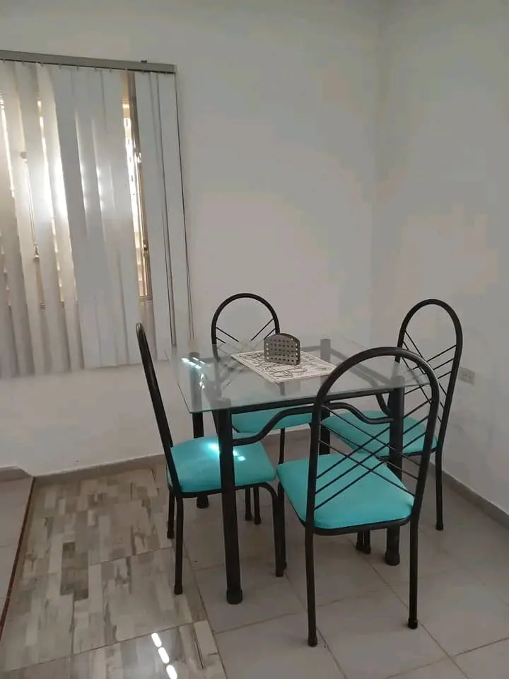 Hostal Los Chapis con piscina y sala de juegos en Ciego de Ávila