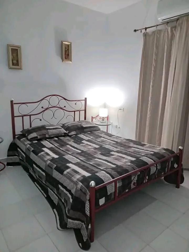 Hostal Los Chapis con piscina y sala de juegos en Ciego de Ávila