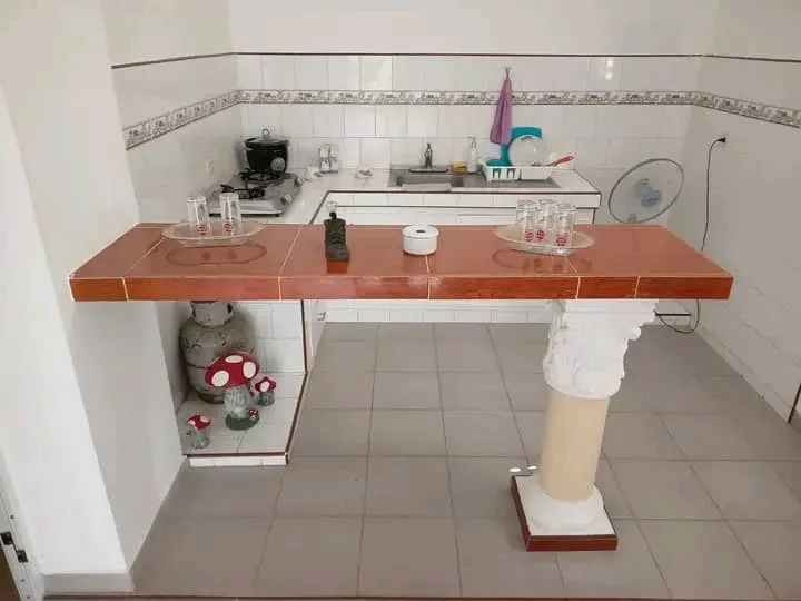 Hostal Los Chapis con piscina y sala de juegos en Ciego de Ávila