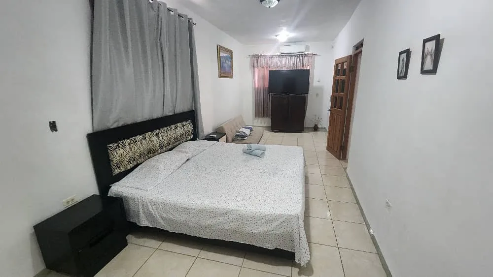 Casa Yudit: comodidad y piscina en Cojímar
