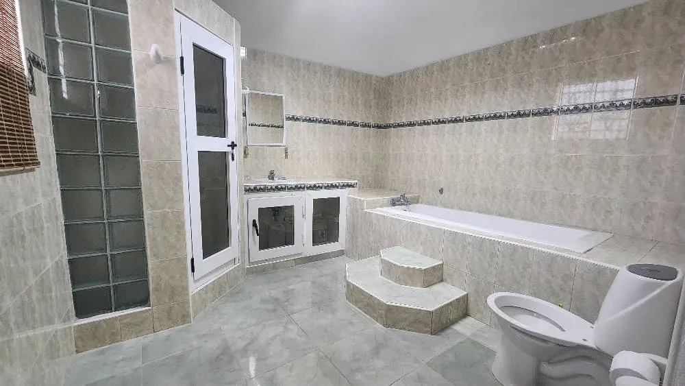 Casa Yudit: comodidad y piscina en Cojímar