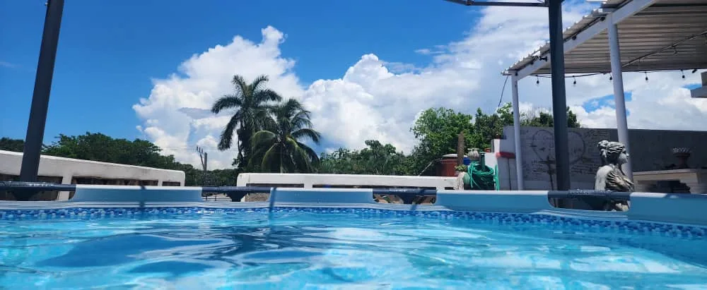 Casa Yudit: comodidad y piscina en Cojímar