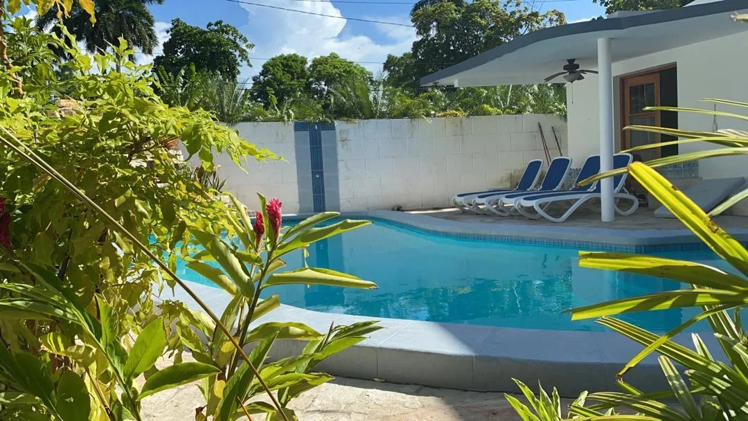 Casa Joanne y Nelson – Estancia de lujo con piscina
