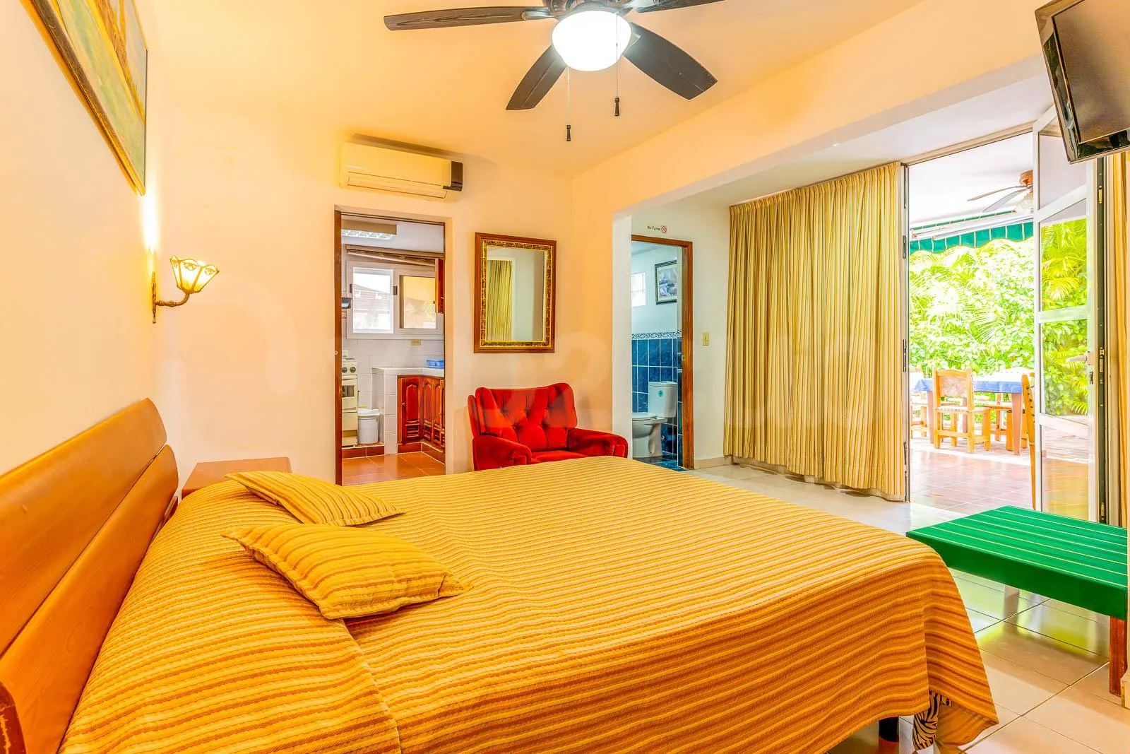 Villa Lusson – Alojamiento en La Habana (Flores)