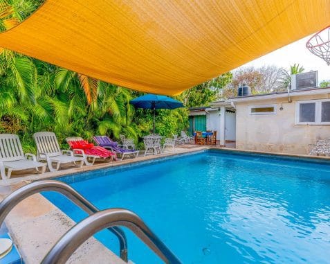 Villa Lusson – Alojamiento en La Habana (Flores)