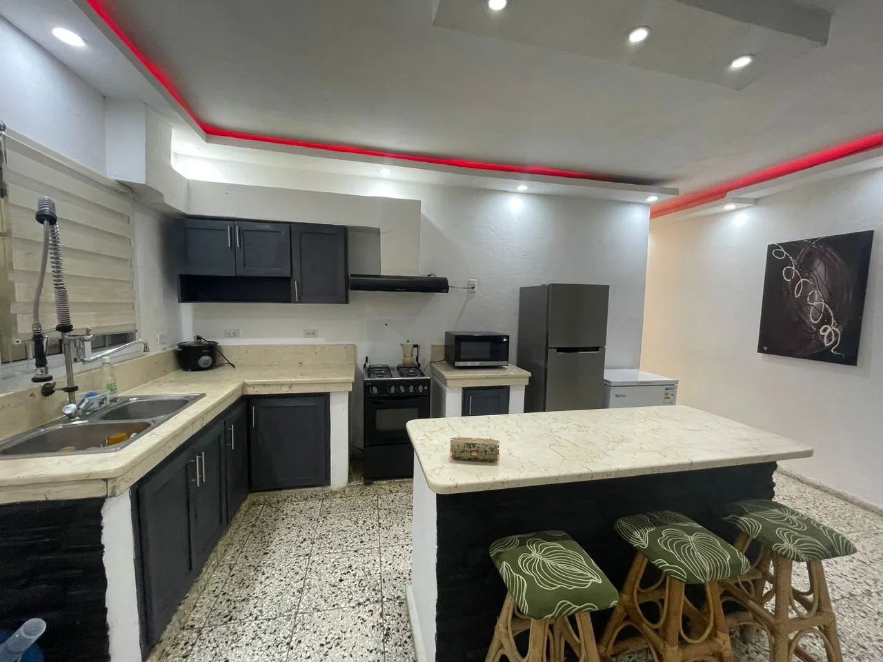 Hermosa casa grande recién remodelada en Brisas del mar